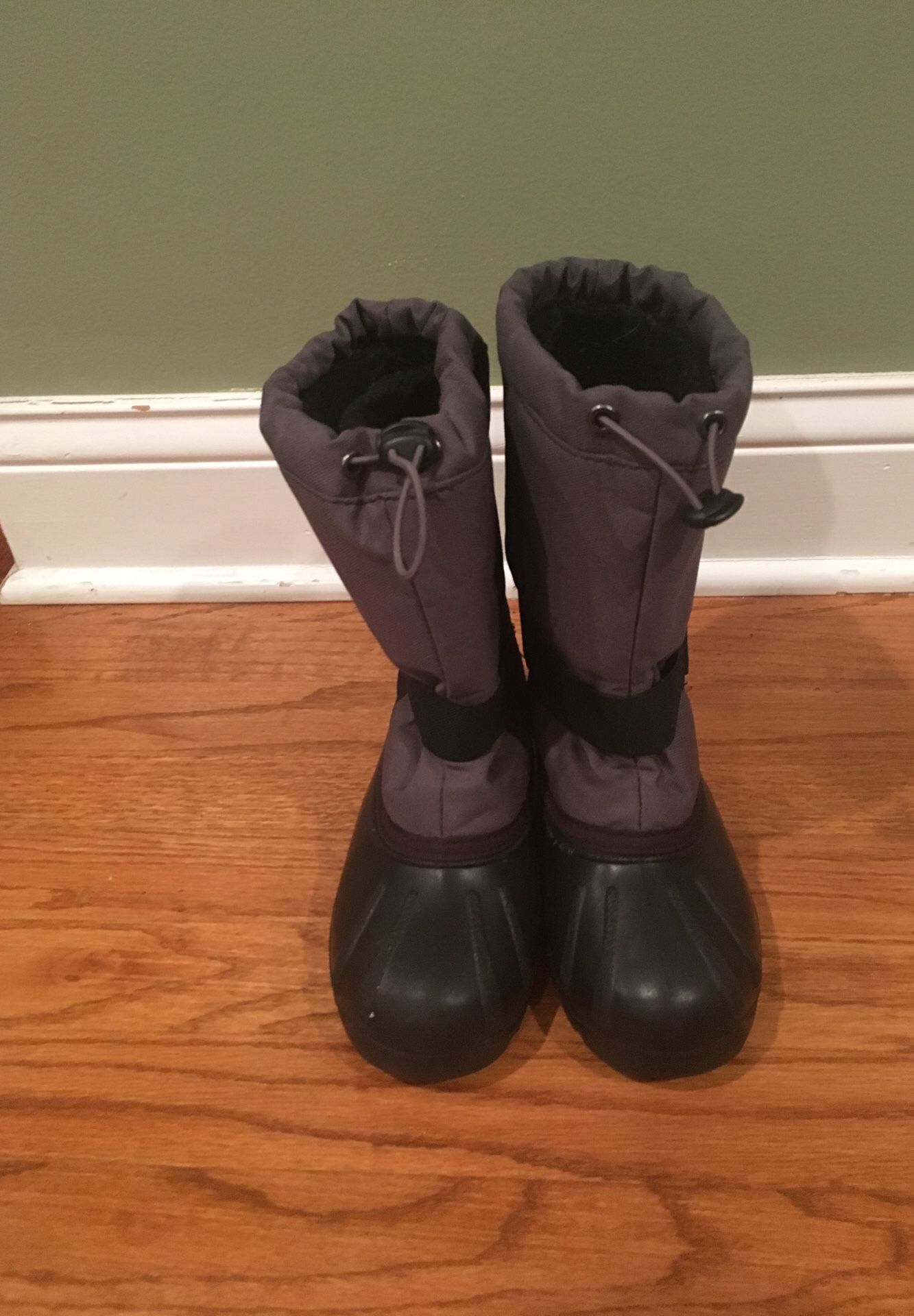 Boys - Kids snow boots size 2 Kamik