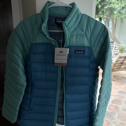Brand New w/ Tags Patagonia Down Sweater!  Women’s, Size Medium