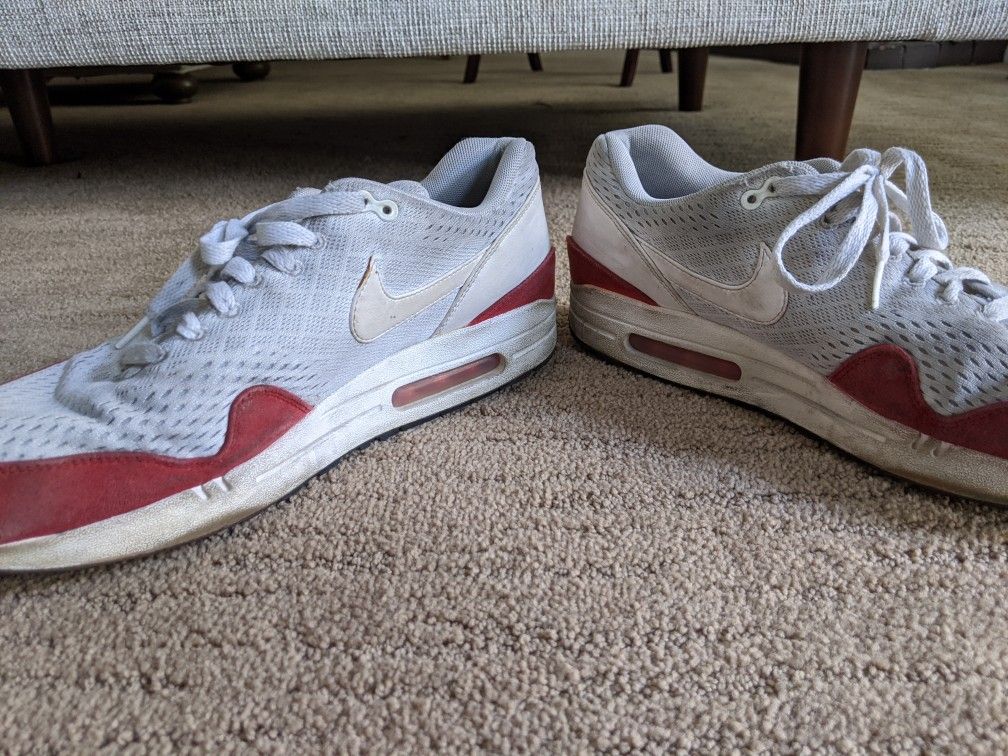 Nike Air Max EM red and white mesh sz 12