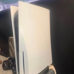 PS5 2 controllers and 6 games