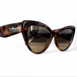 SALVATORE FERRAGAMO • SUNGLASSES