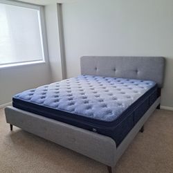 New King Mattress With Platform Bed Frame 
