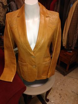Beautiful, clean Australian leather women's jacket