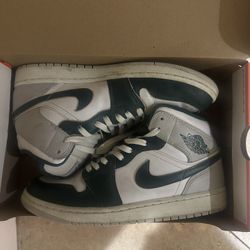  Air Jordan 1 Mid “Oxidized Green”