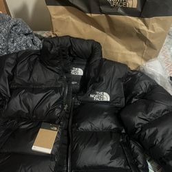 Brand New Women’s NorthFace 700 Puffer 