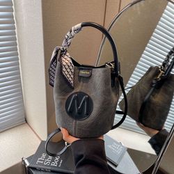 High-end popular bucket bag women’s 2025 new shoulder bag cross-body bag fashion retro handbag women’s bag