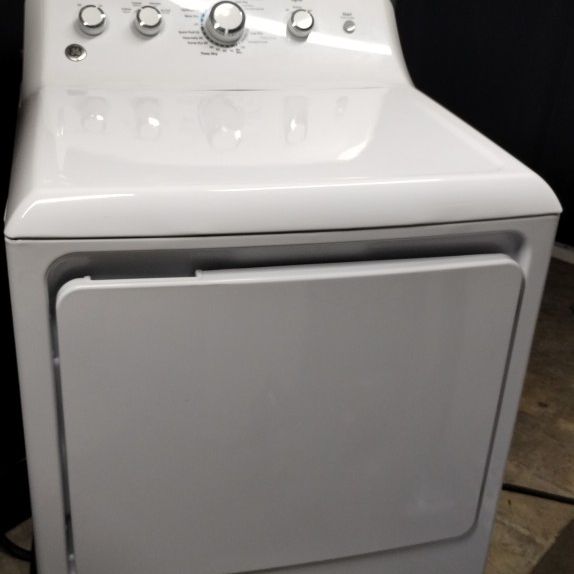 GE Dryer Electric.  Great Condition 😀