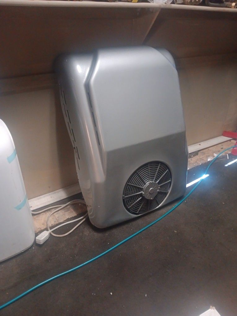 Roof Air Conditioner For Rv Or Box Truck for Sale in Las Vegas, NV