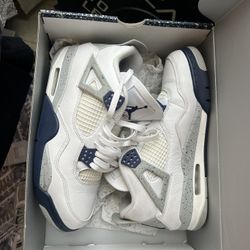 Midnight Navy Jordan 4