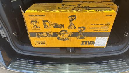Dewalt 5 pc combo kit brand new