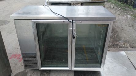 True Refrigerated Undercounter Glass Back Bar