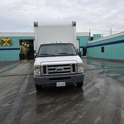 Box Truck  2012 Ford E-450