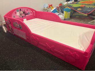 Minnie Mouse Toddler Bed