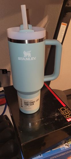 The Stanley Flowstate Quencher H2O Double Vacuum Insulate Tumbler