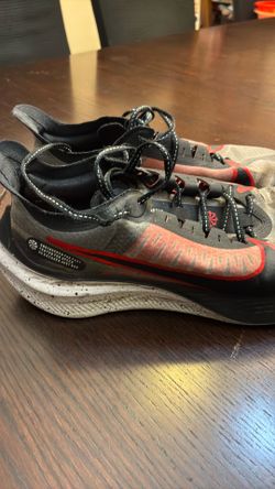Nike Zoom Gravity Sneakers (USED) - Size 8.5