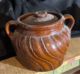 Brown Glazed Stoneware Bean Pot with Lid