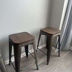Bar stools (set of four) 