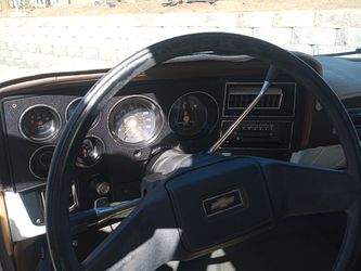 1987 Chevrolet R10 Suburban Thumbnail