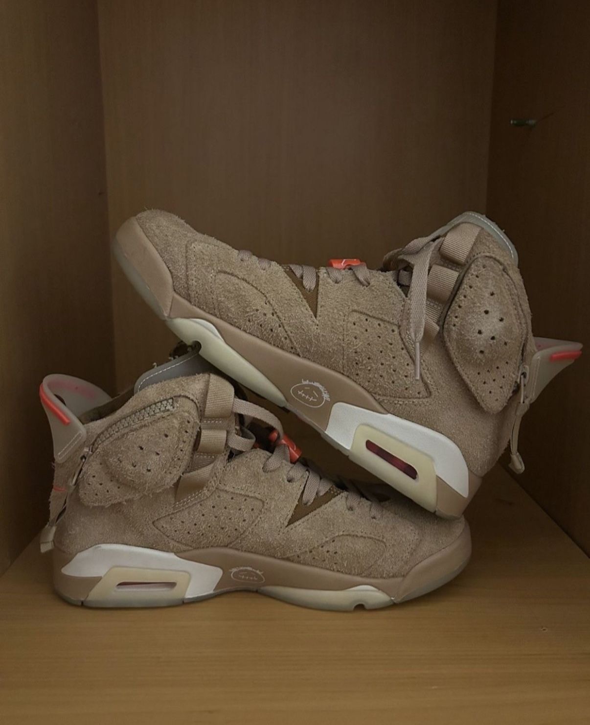 Air Jordan 6 “British Khaki” Sz 9 VNDS