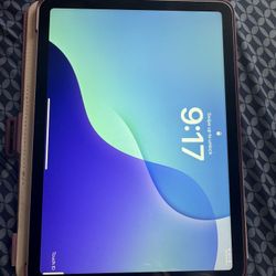 iPad Air 11-inch (M2) – Like New Condition