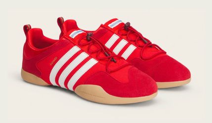 BAD BUNNY ADIDAS BALLERINA FLAMBOYÁN