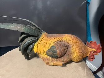 Realistic Rooster Figurine Statue