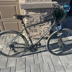 Trek Verve 2 Hybrid Bike 