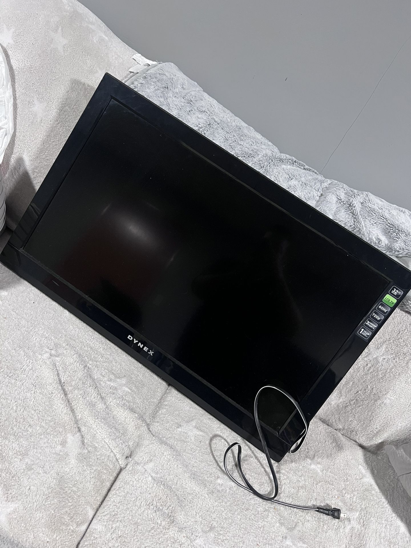 32 Inc Tv Works Well 