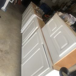 Beautiful White Kitchen Cabinets