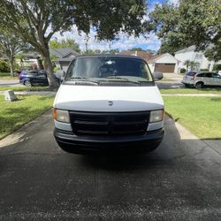1999 Dodge Ram Van 1500 White