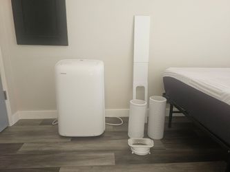 Toshiba Portable Air Conditioner with Accessories