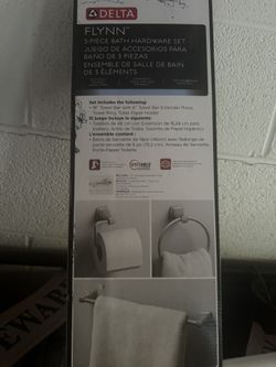 Delta Flynn Hardware Set Bathroom
