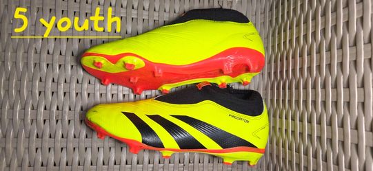 Size 5 youth Adidas Predator cleats