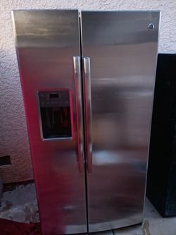 Refrigerator GE in good condition