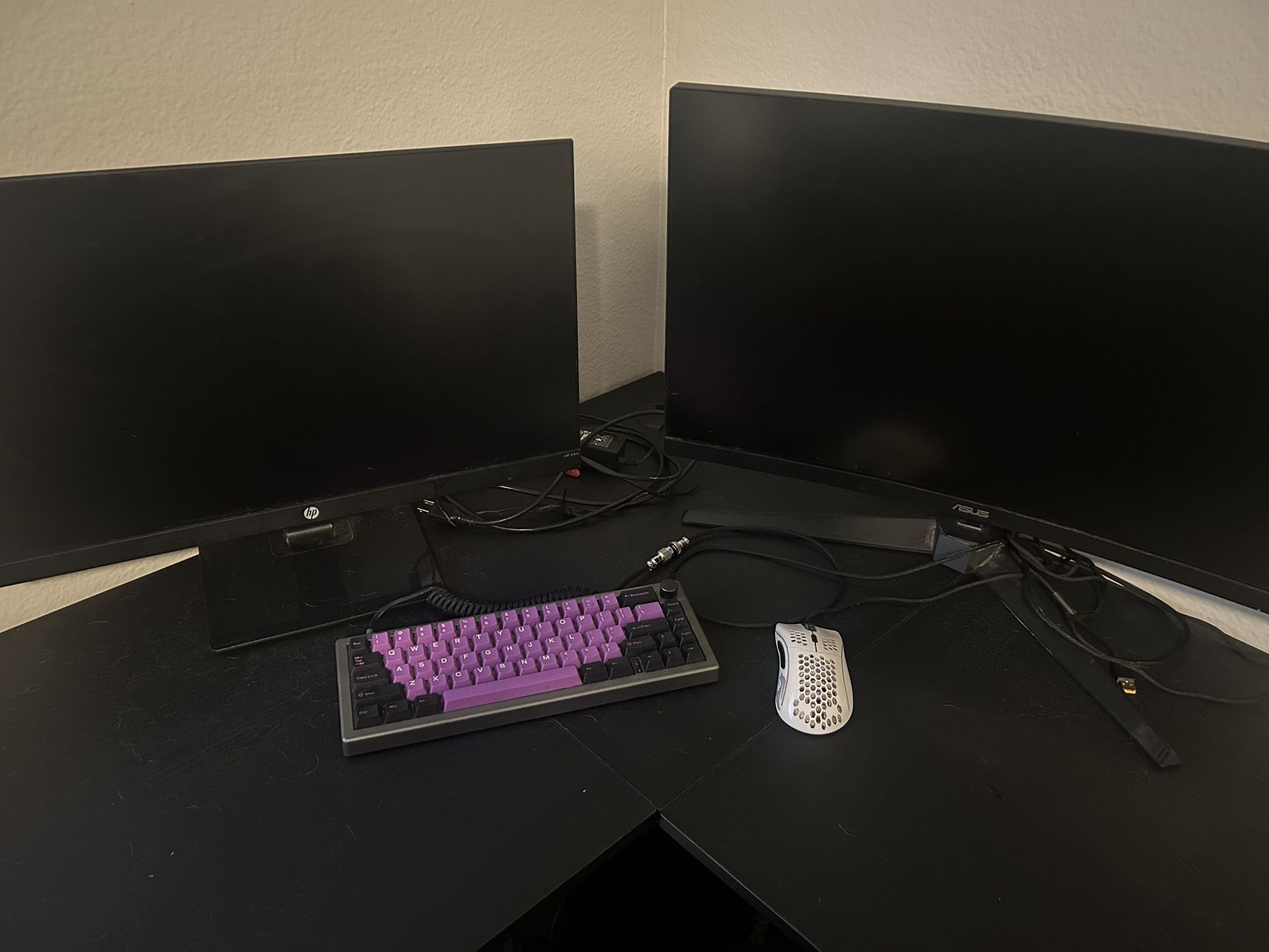 Selling gaming monitors and peripherals FAST
