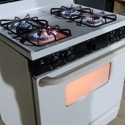 Preciosa Estufa De Gas 🔥 General Electric Lista Para Usar Super Limpia Trabaja Muy Bien Los Cuatro Quemadores Y El Horno 🔥 $150