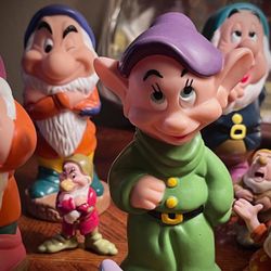 Vintage Disney Snow White & the Seven Dwarfs Figurine Set – Large & Mini Set Bundle