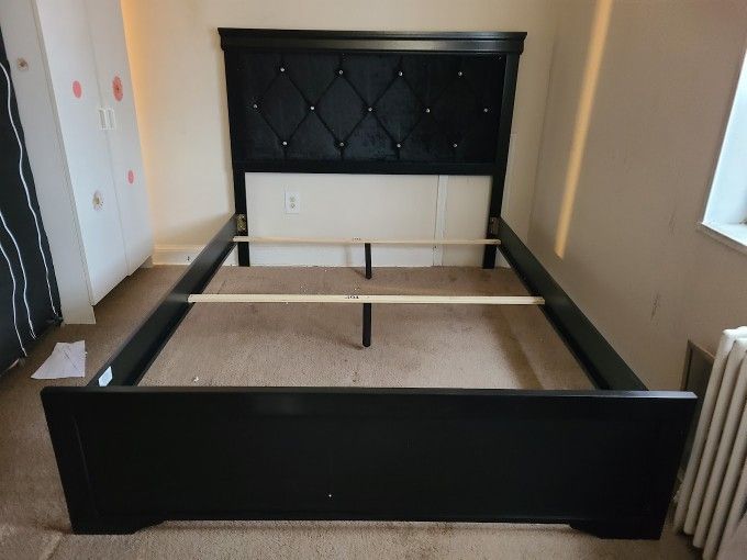 Brand New Box Black Color Queen Size Bed Frame Special
