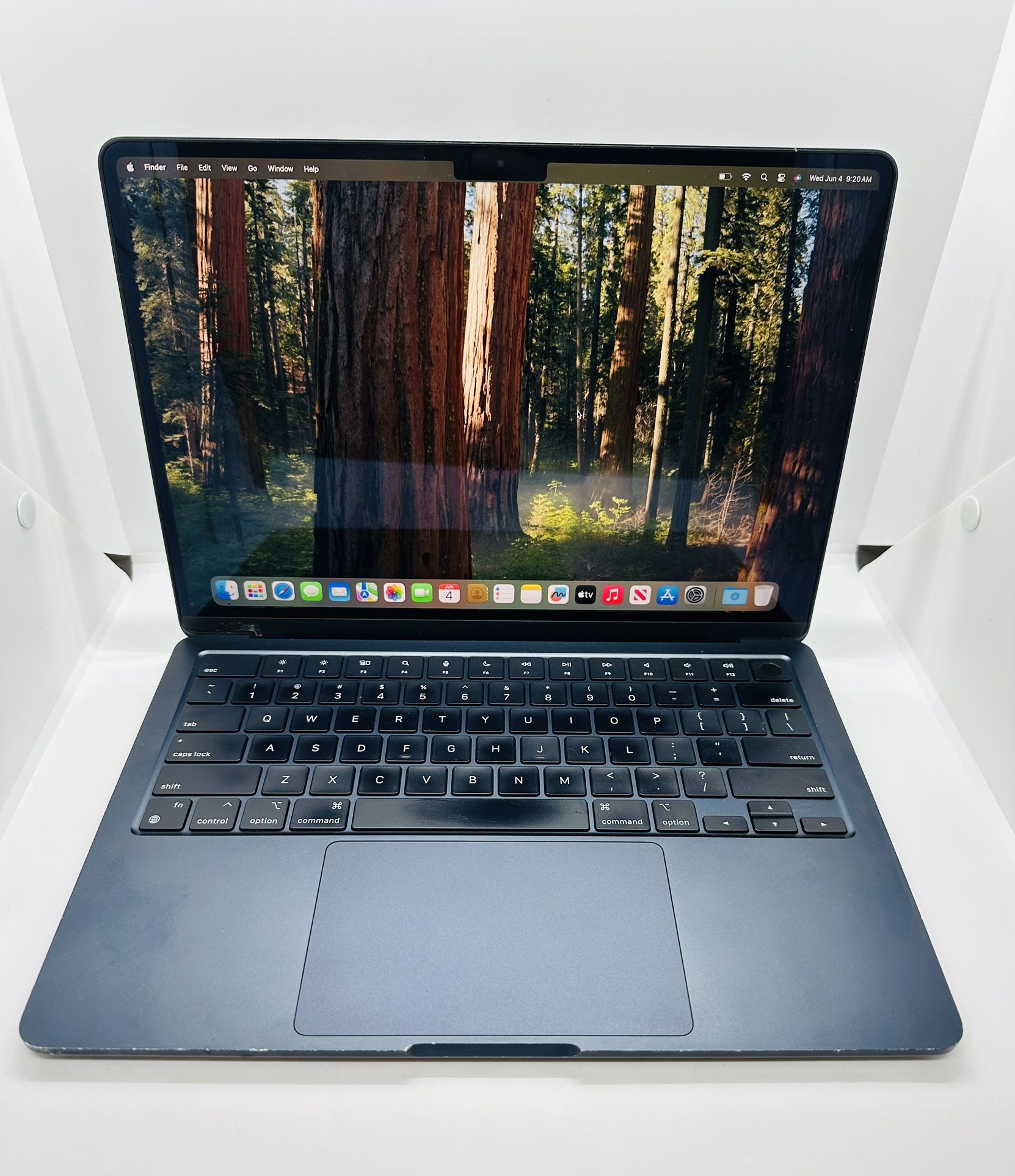 Macbook Air M2 2022 Bezel Broken