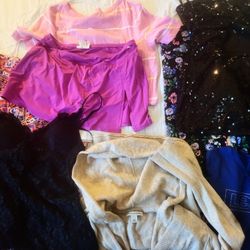 Lot Of Women's Clothes 