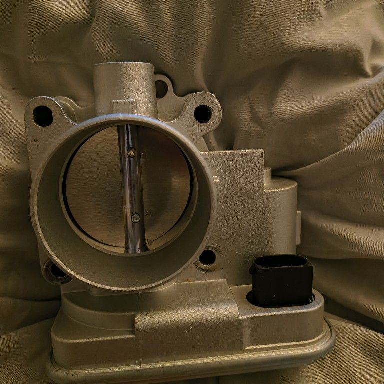 Chevy GMC Diesel 09-15 Throttle Body