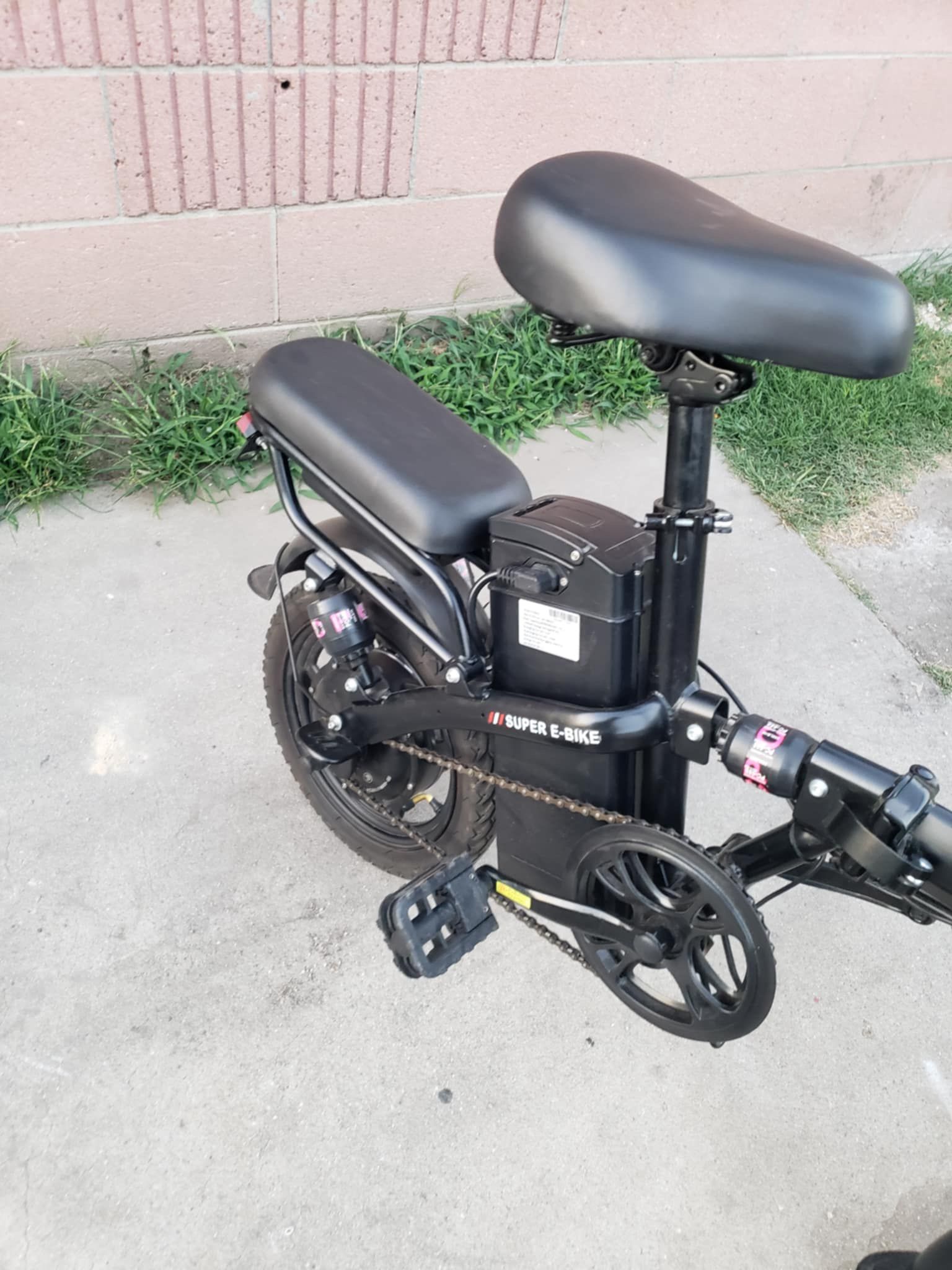 450lb Capacity on Back. Front has 650lb suspension... Electric bike ebike e-bike folding bike 25mph 30miles range with all you see accessories $400! F