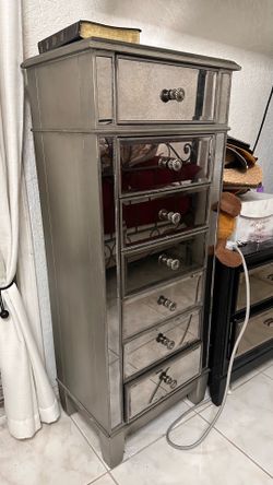 Chest dresser glass mirror