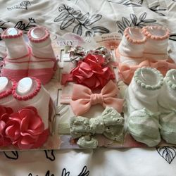 New Born Sock Shoes And Bow Sets