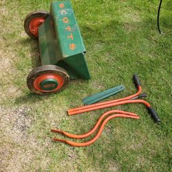 VINTAGE "SCOTTS" #35-3 DROP SPREADER