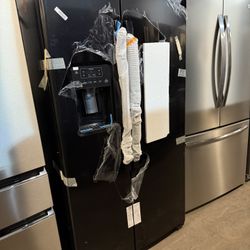 ❄️ NEW GE - 25.3 Cu. Ft. Side-by-Side Refrigerator with External Ice & Water Dispenser GSE25GGPBB