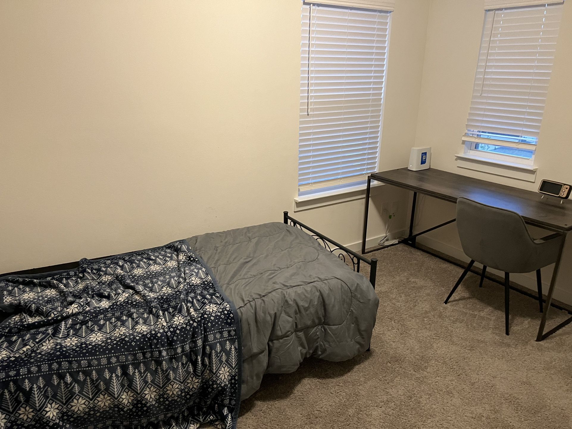 Twin Bed With Mattress And Desk With Chair 100$