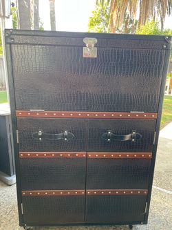 Bar chest