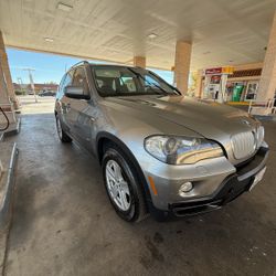 2007 BMW X5 4.8i 
