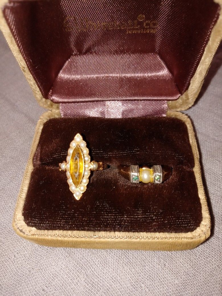 2  18K Yellow Gold Rings 
